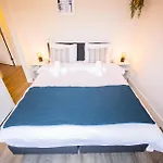 Delightful 2 Bedroom Apartment - Sd23L